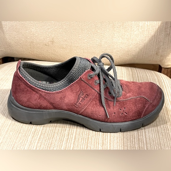 Dansko ELISE Wine, Comfort Suede Leather Slip-Ons Sole Slip Resistant Sneaker. - Picture 4 of 9